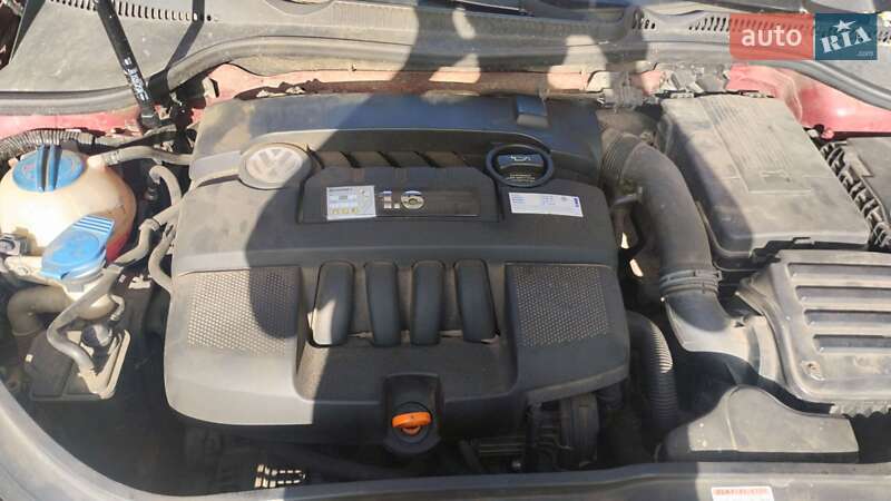 Хэтчбек Volkswagen Golf 2005 в Заречном