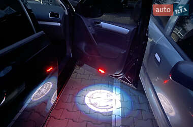 Хэтчбек Volkswagen Golf 2011 в 
