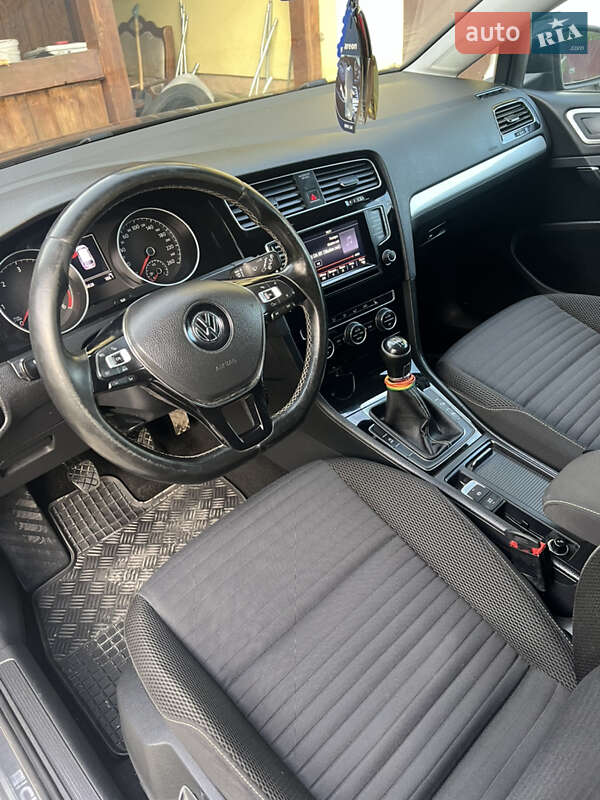 Универсал Volkswagen Golf 2014 в Ужгороде