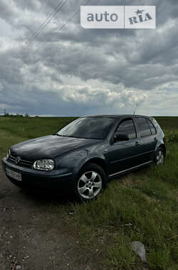 Хэтчбек Volkswagen Golf 2000 в 