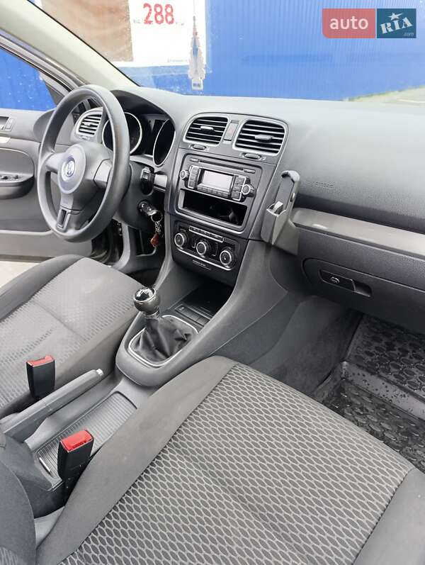 Універсал Volkswagen Golf 2011 в Калуші