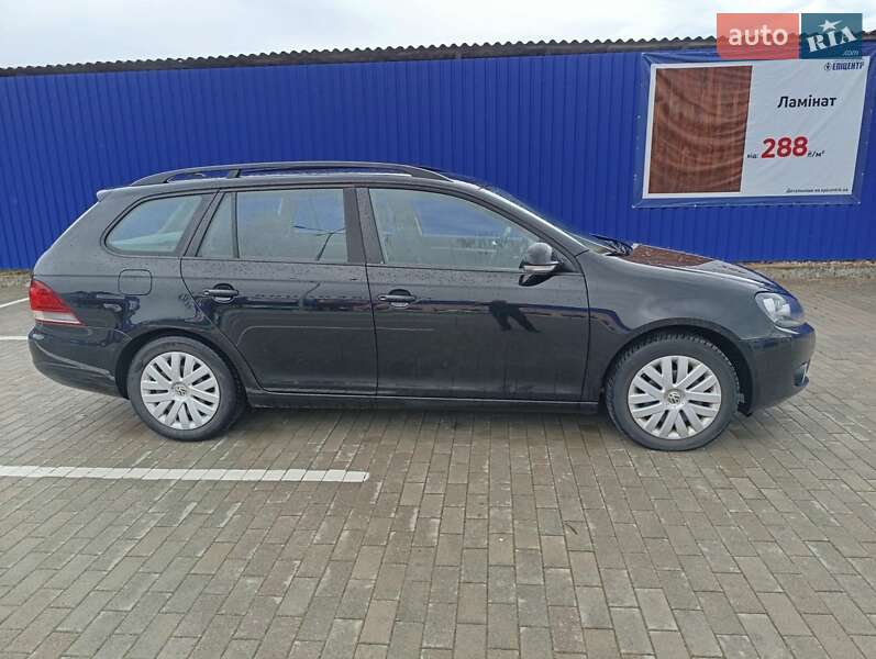 Універсал Volkswagen Golf 2011 в Калуші