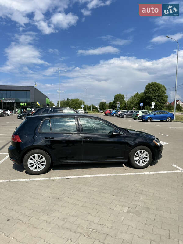 Хетчбек Volkswagen Golf 2015 в Києві