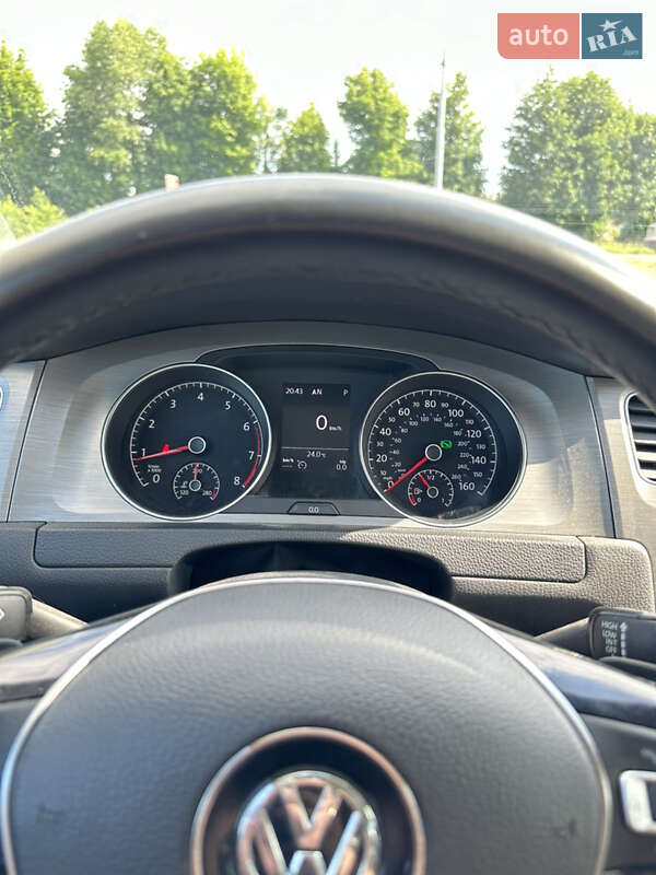 Хетчбек Volkswagen Golf 2015 в Києві