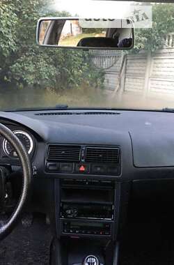 Хэтчбек Volkswagen Golf 2002 в Днепре