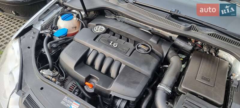 Хетчбек Volkswagen Golf 2005 в Кам'янець-Подільському