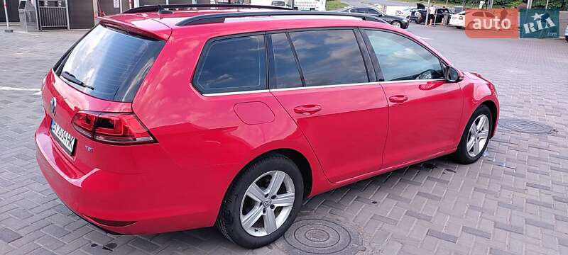 Універсал Volkswagen Golf 2015 в Полтаві