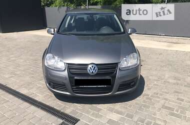 Хэтчбек Volkswagen Golf 2004 в Ровно