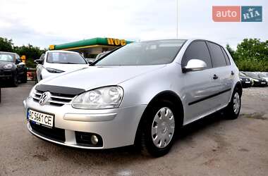 Хетчбек Volkswagen Golf 2005 в 