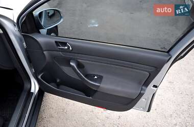 Хетчбек Volkswagen Golf 2005 в 