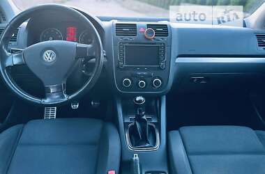 Хэтчбек Volkswagen Golf 2005 в Виннице