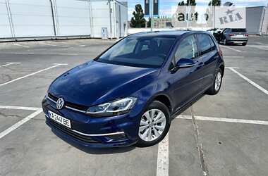 Хэтчбек Volkswagen Golf 2020 в Киеве