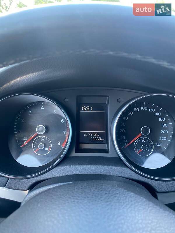 Хетчбек Volkswagen Golf 2009 в Києві