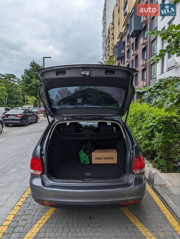 Універсал Volkswagen Golf 2009 в Києві