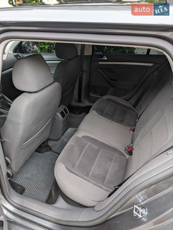 Універсал Volkswagen Golf 2009 в Києві