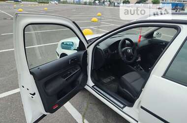 Универсал Volkswagen Golf 2002 в Киеве