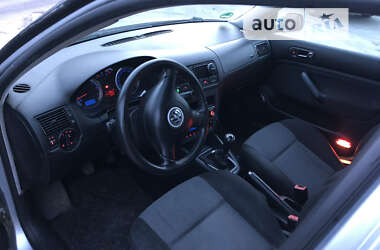 Хэтчбек Volkswagen Golf 2002 в Полтаве