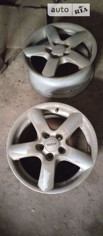 Хэтчбек Volkswagen Golf 1999 в Александровке