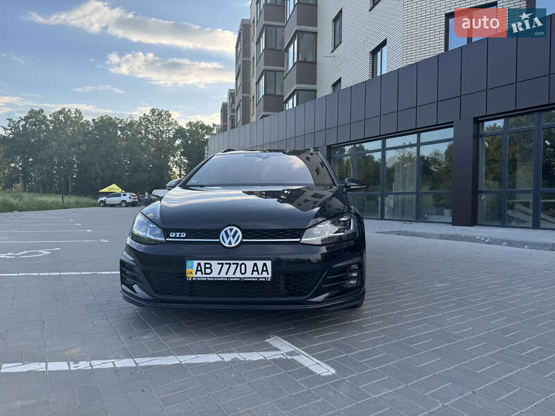 Универсал Volkswagen Golf 2018 в Виннице