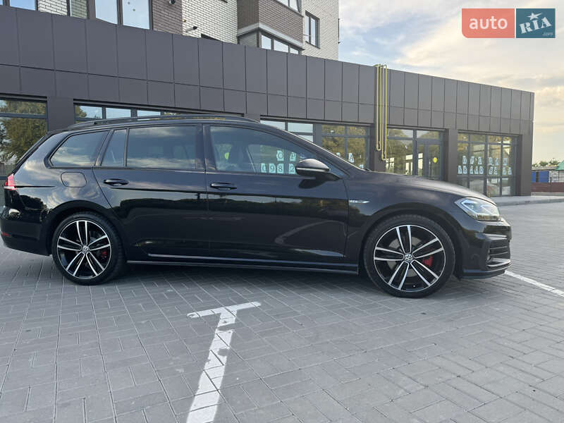 Универсал Volkswagen Golf 2018 в Виннице