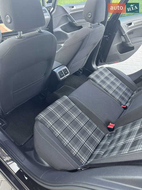 Универсал Volkswagen Golf 2018 в Виннице