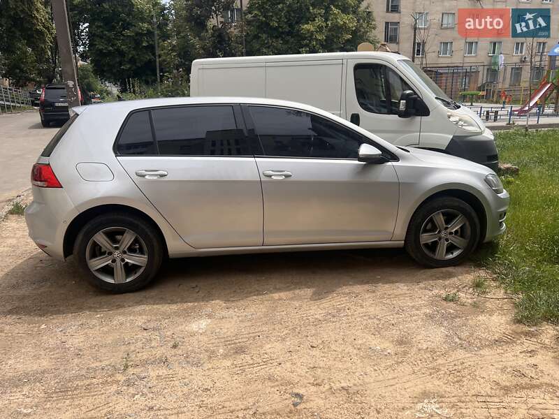 Хетчбек Volkswagen Golf 2013 в Харкові