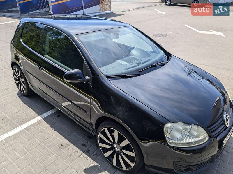 Хетчбек Volkswagen Golf 2007 в Києві