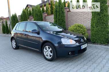 Хэтчбек Volkswagen Golf 2005 в Хмельницком