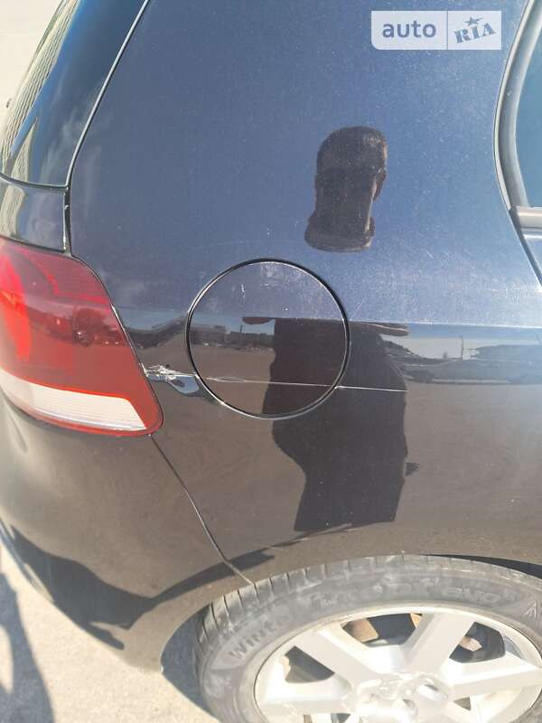 Хэтчбек Volkswagen Golf 2010 в Тернополе