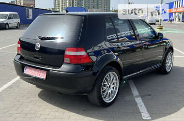 Хетчбек Volkswagen Golf 2002 в Калуші