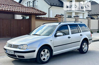 Универсал Volkswagen Golf 2004 в Ровно