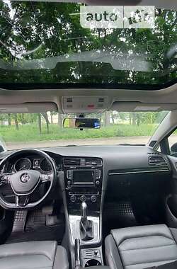 Хетчбек Volkswagen Golf 2014 в Києві