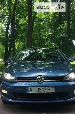 Хетчбек Volkswagen Golf 2014 в Києві