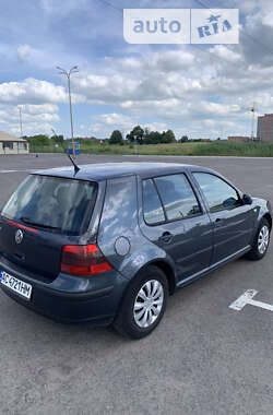 Хетчбек Volkswagen Golf 2001 в Луцьку