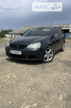 Хэтчбек Volkswagen Golf 2004 в Снигиревке