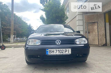 Хетчбек Volkswagen Golf 2003 в Татарбунарах