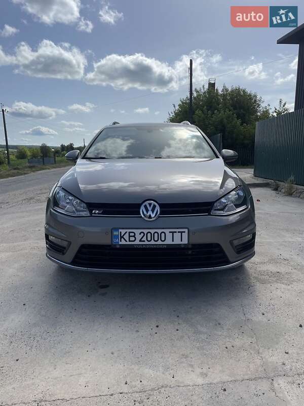 Универсал Volkswagen Golf 2015 в Песчанке