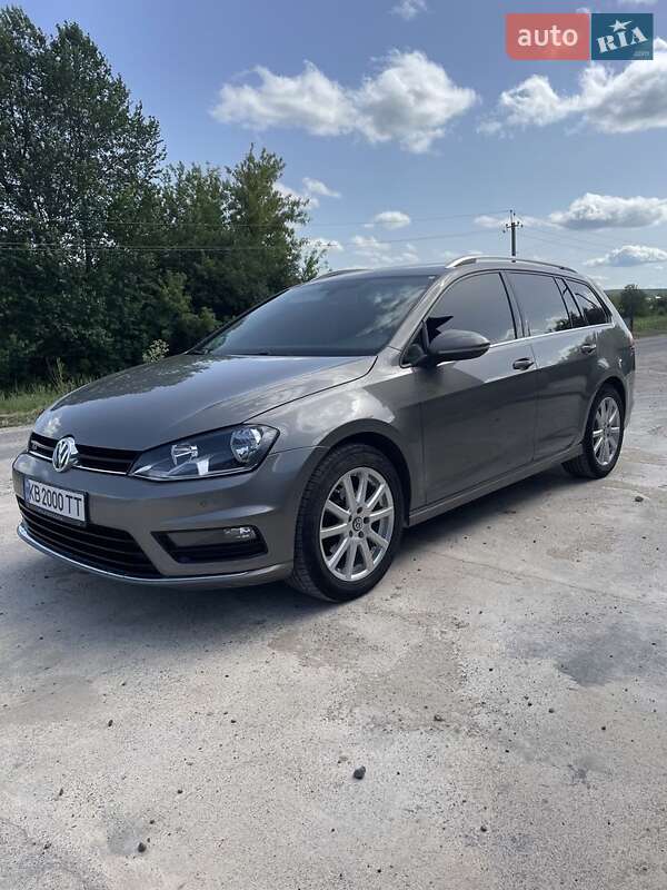 Универсал Volkswagen Golf 2015 в Песчанке