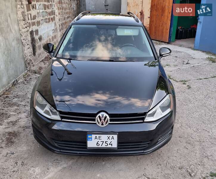 Универсал Volkswagen Golf 2016 в Днепре
