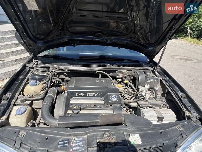 Хэтчбек Volkswagen Golf 2000 в Полтаве