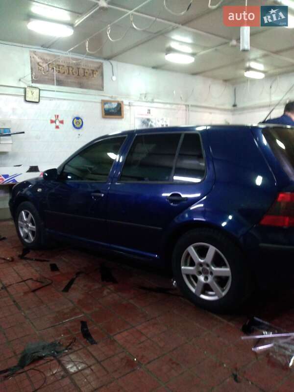 Хэтчбек Volkswagen Golf 2000 в Софиевской Борщаговке