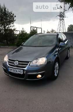 Універсал Volkswagen Golf 2009 в Романіву