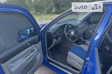 Хетчбек Volkswagen Golf 2001 в Миколаєві