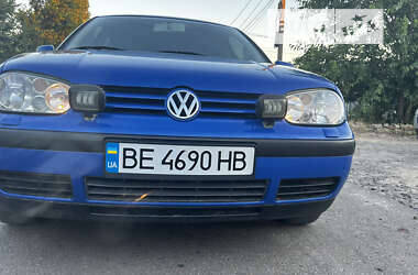 Хетчбек Volkswagen Golf 2001 в Миколаєві