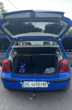 Хетчбек Volkswagen Golf 2001 в Миколаєві