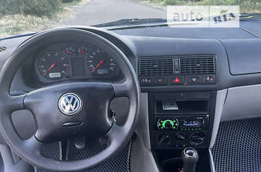 Хэтчбек Volkswagen Golf 2001 в Николаеве