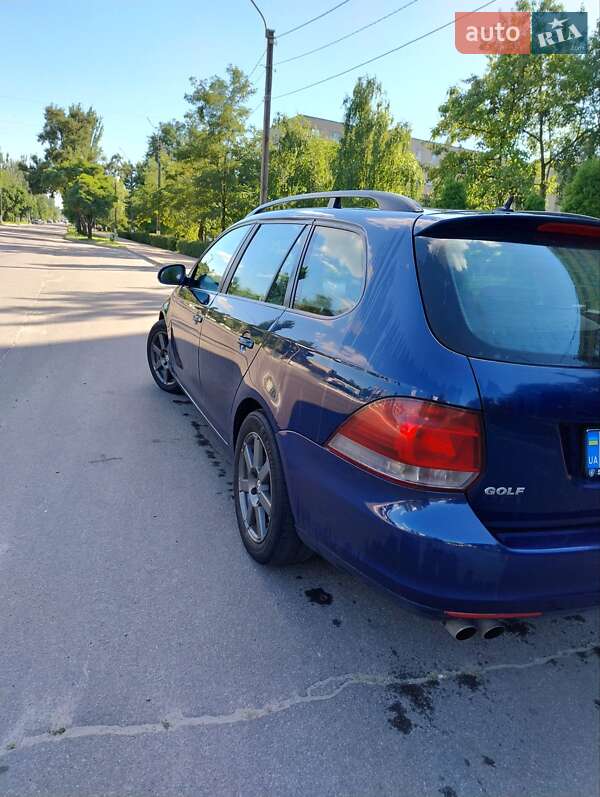 Универсал Volkswagen Golf 2010 в Горишних Плавнях