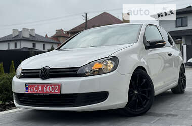 Хэтчбек Volkswagen Golf 2010 в Львове