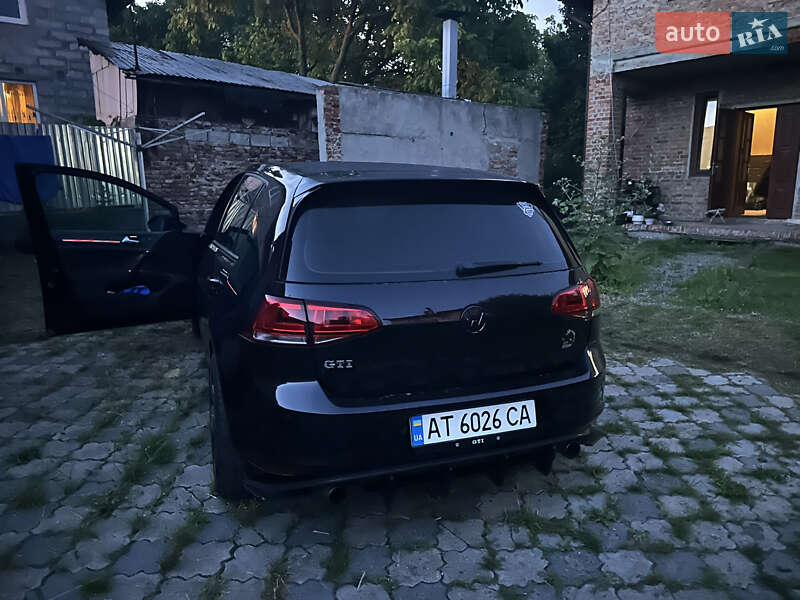 Хэтчбек Volkswagen Golf 2013 в Львове