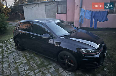 Хетчбек Volkswagen Golf 2013 в 